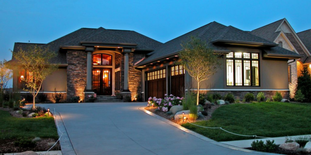 5 Reasons to Hire a Professional Outdoor Lighting Company Over DIY -  Luminocity