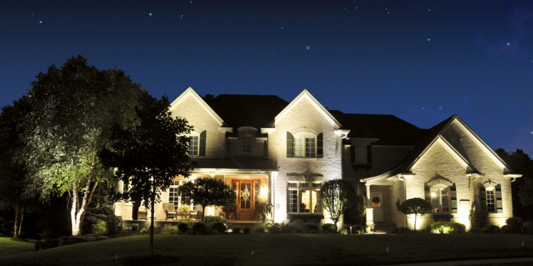 What are the Advantages of a Custom Outdoor Lighting Designer?